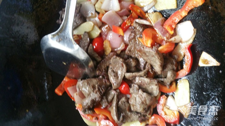 紅椒炒豬肝的做法-家常味炒菜譜