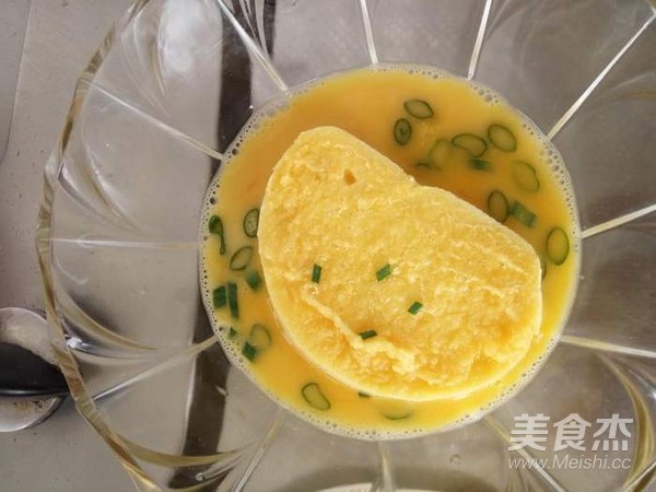 蔥香雞蛋煎饅頭片的做法-蔥香味煎菜譜