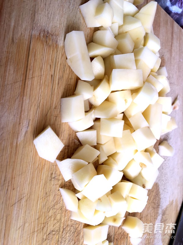 五彩繽紛咖喱牛肉的做法-咖喱味炒菜譜