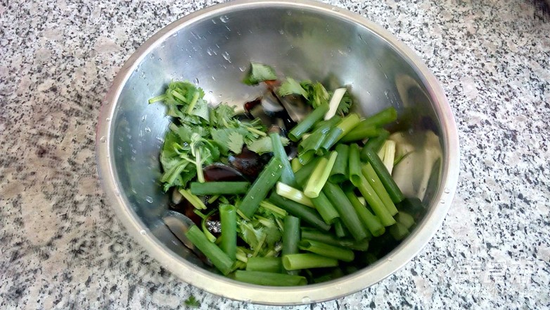 松花蛋拌內脂豆腐的做法-家常味拌菜譜