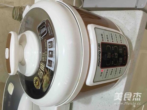 美味的羊肉手抓飯的做法-咸鮮味燜菜譜