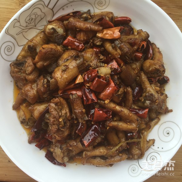 辣子雞爪的做法-香辣味炒菜譜