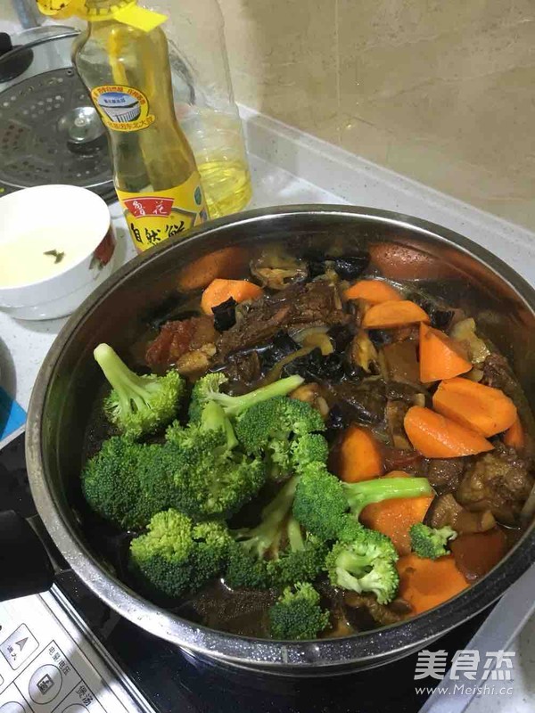 美味的羊肉手抓飯的做法-咸鮮味燜菜譜