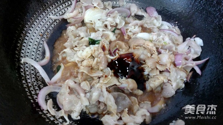 炒羊肉片的做法-蔥香味炒菜譜