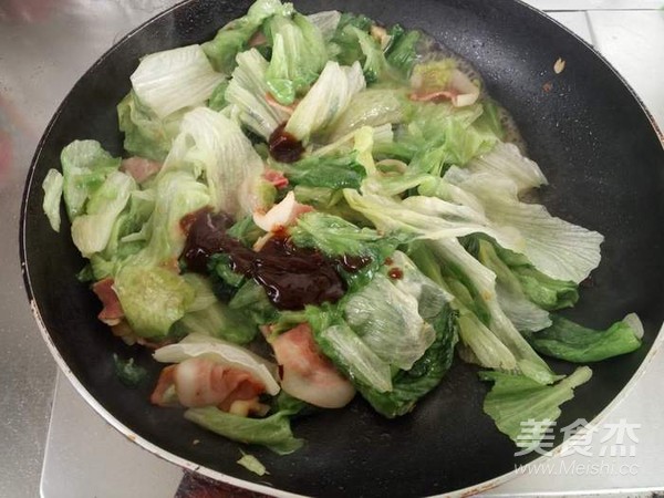 培根熗炒西生菜的做法-咸鮮味炒菜譜