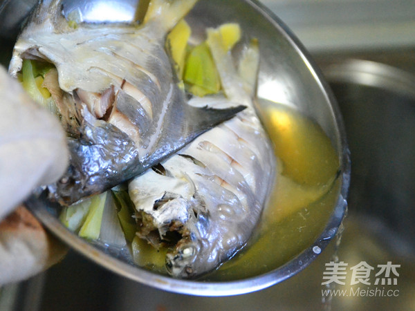 健康美味的清蒸鯧魚的做法-咸鮮味蒸菜譜