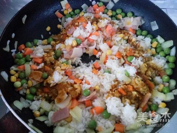 咖喱培根焗飯的做法-咖喱味烘焙菜譜