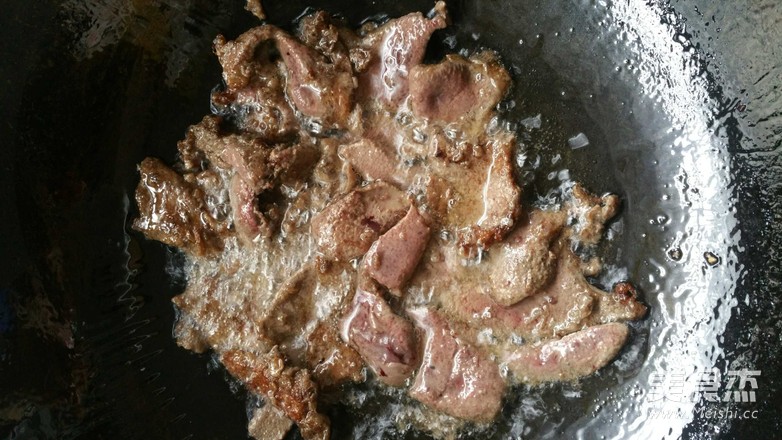 紅椒炒豬肝的做法-家常味炒菜譜