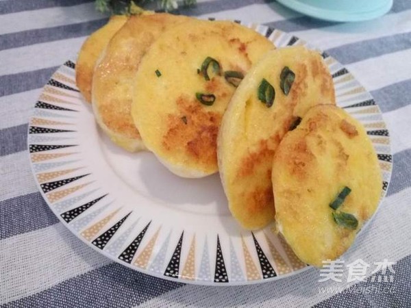 蔥香雞蛋煎饅頭片的做法-蔥香味煎菜譜