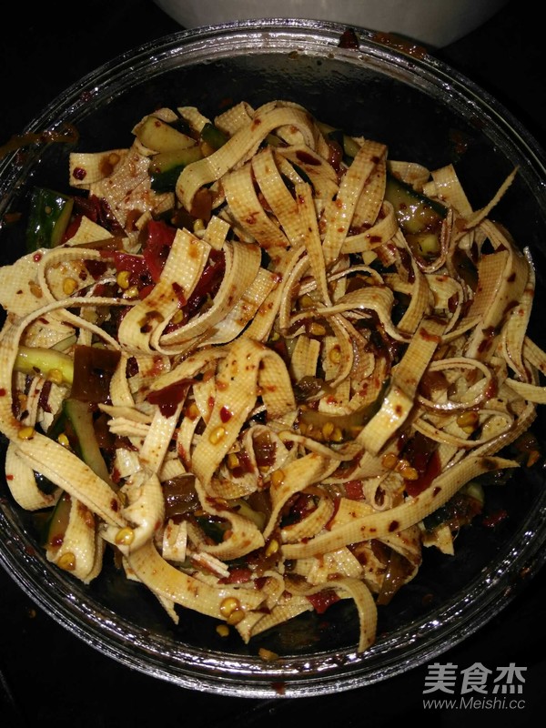 涼拌豆皮的做法-麻辣味煮菜譜