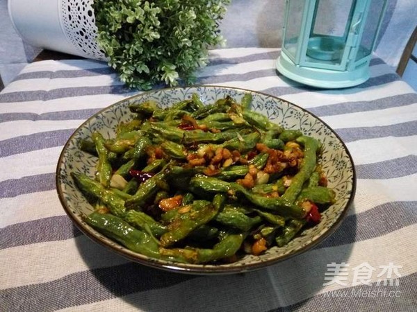 干煸四季豆的做法-家常味干煸菜譜