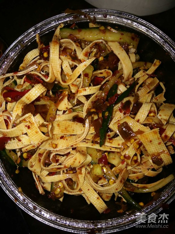 涼拌豆皮的做法-麻辣味煮菜譜