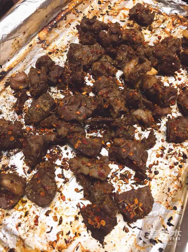 烤羊肉的做法-香辣味烤菜譜-易網(wǎng)健康養(yǎng)生網(wǎng) 烤羊肉的做法-香辣味烤菜譜