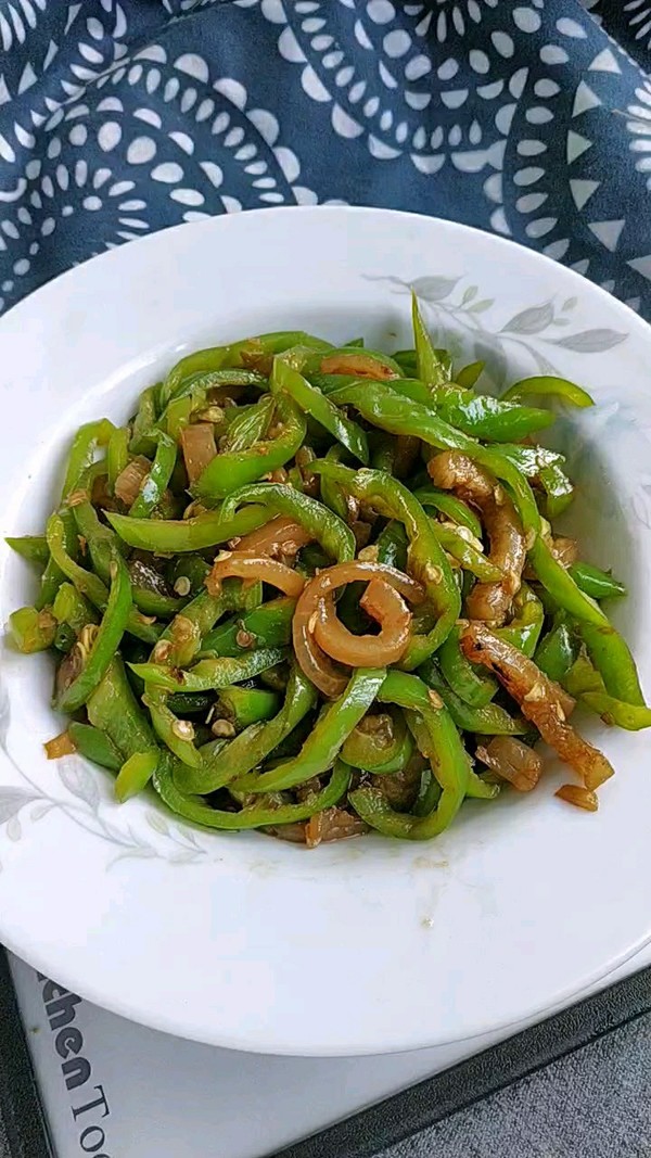 辣椒炒豬肉皮的做法-香辣味炒菜譜