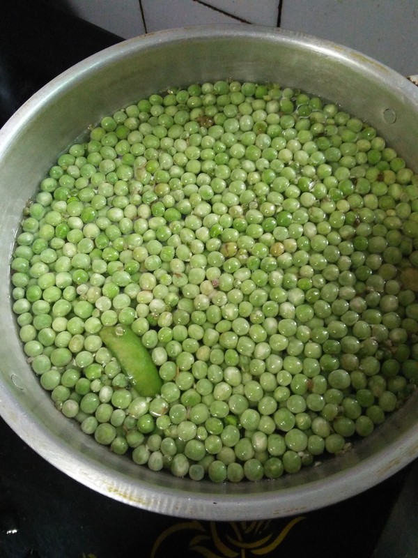 新鮮豌豆燒鴨子的做法-咸鮮味燒菜譜