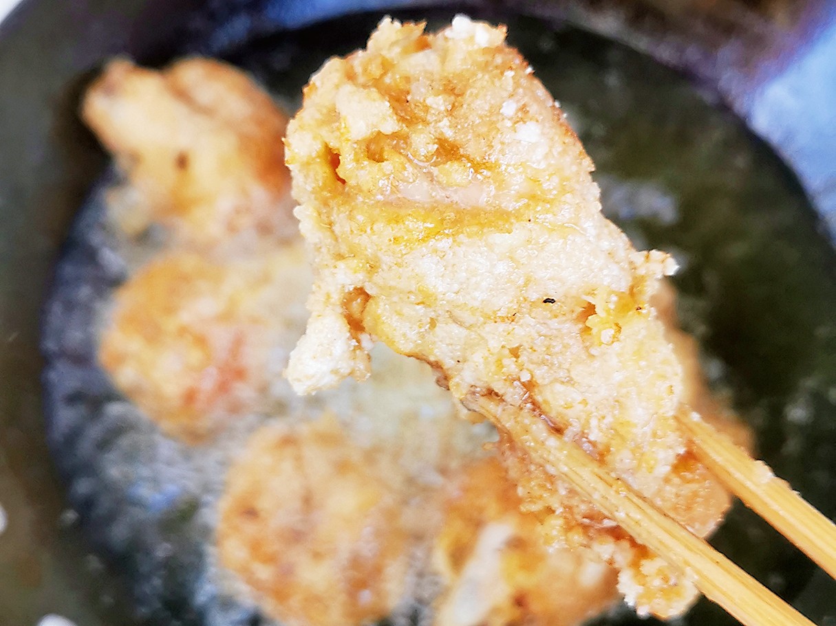 蒜香炸雞腿的做法-咸鮮味炸菜譜