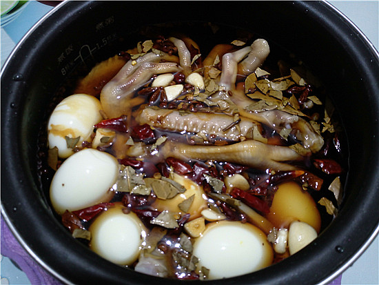 鹵鴨掌鴨翅的做法-五香味鹵菜譜