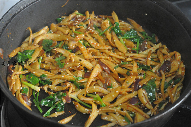 孜然杏鮑菇的做法-家常味炒菜譜-易網(wǎng)健康養(yǎng)生網(wǎng) 孜然杏鮑菇的做法-家常味炒菜譜