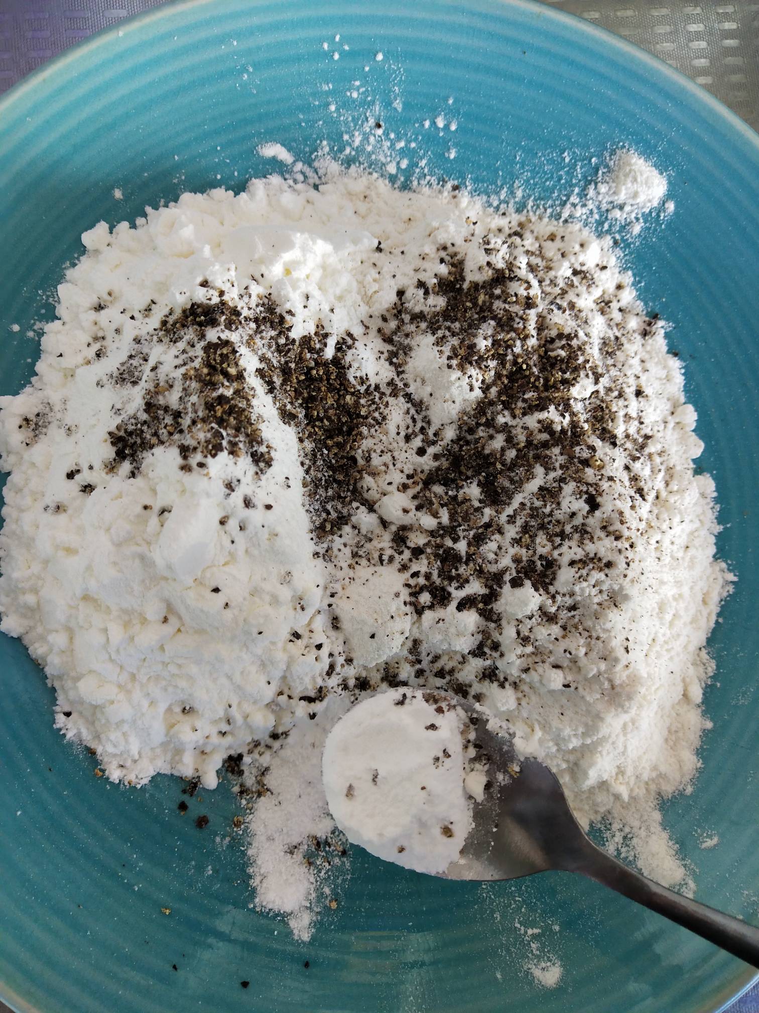 黑椒黃金錘的做法-黑椒味炸菜譜