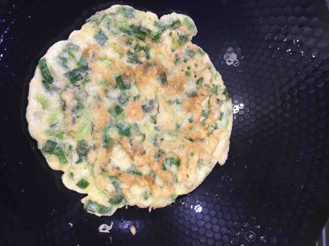 韭菜雞蛋餅的做法-咸鮮味煎菜譜