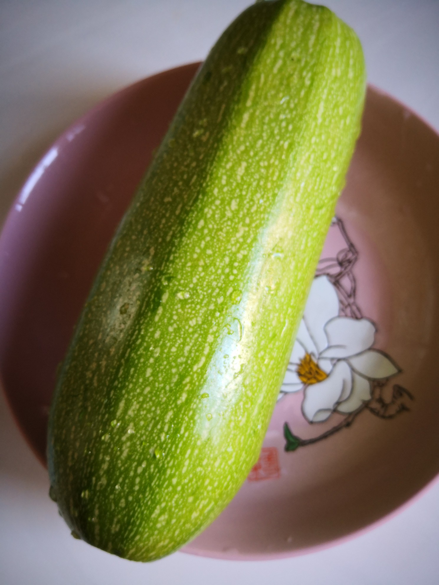 鮮蝦炒西葫蘆的做法-家常味炒菜譜-易網<a href=http://www.gyfww.com/ target=_blank class=infotextkey>健康養生</a>網 鮮蝦炒西葫蘆的做法-家常味炒菜譜