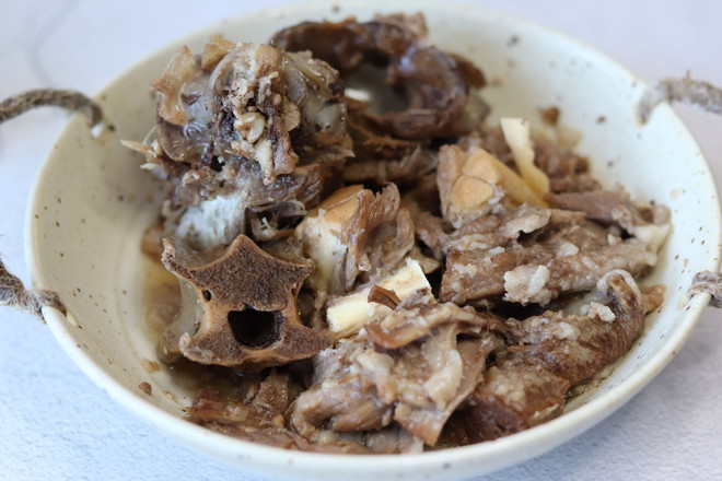 醬羊脖骨的做法-家常味燉菜譜