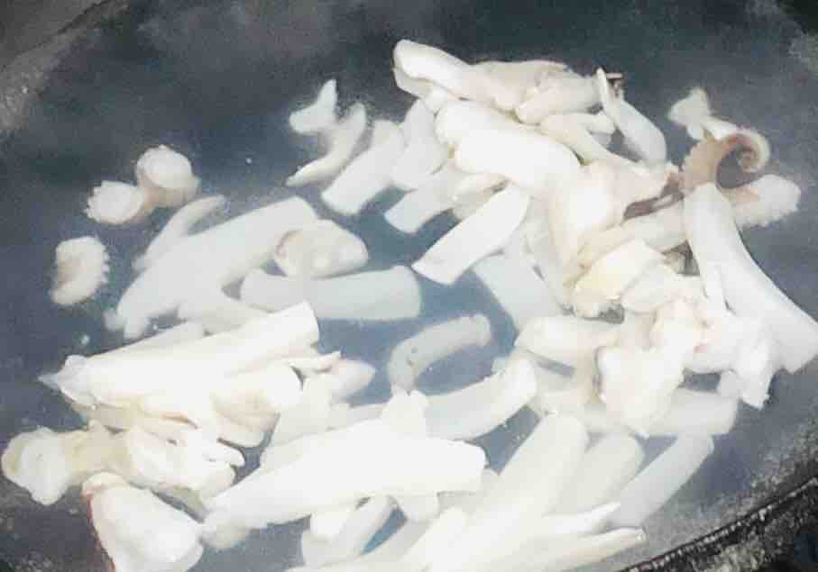 西蘭花炒魷魚(yú)的做法-咸鮮味炒菜譜-易網(wǎng)健康養(yǎng)生網(wǎng) 西蘭花炒魷魚(yú)的做法-咸鮮味炒菜譜