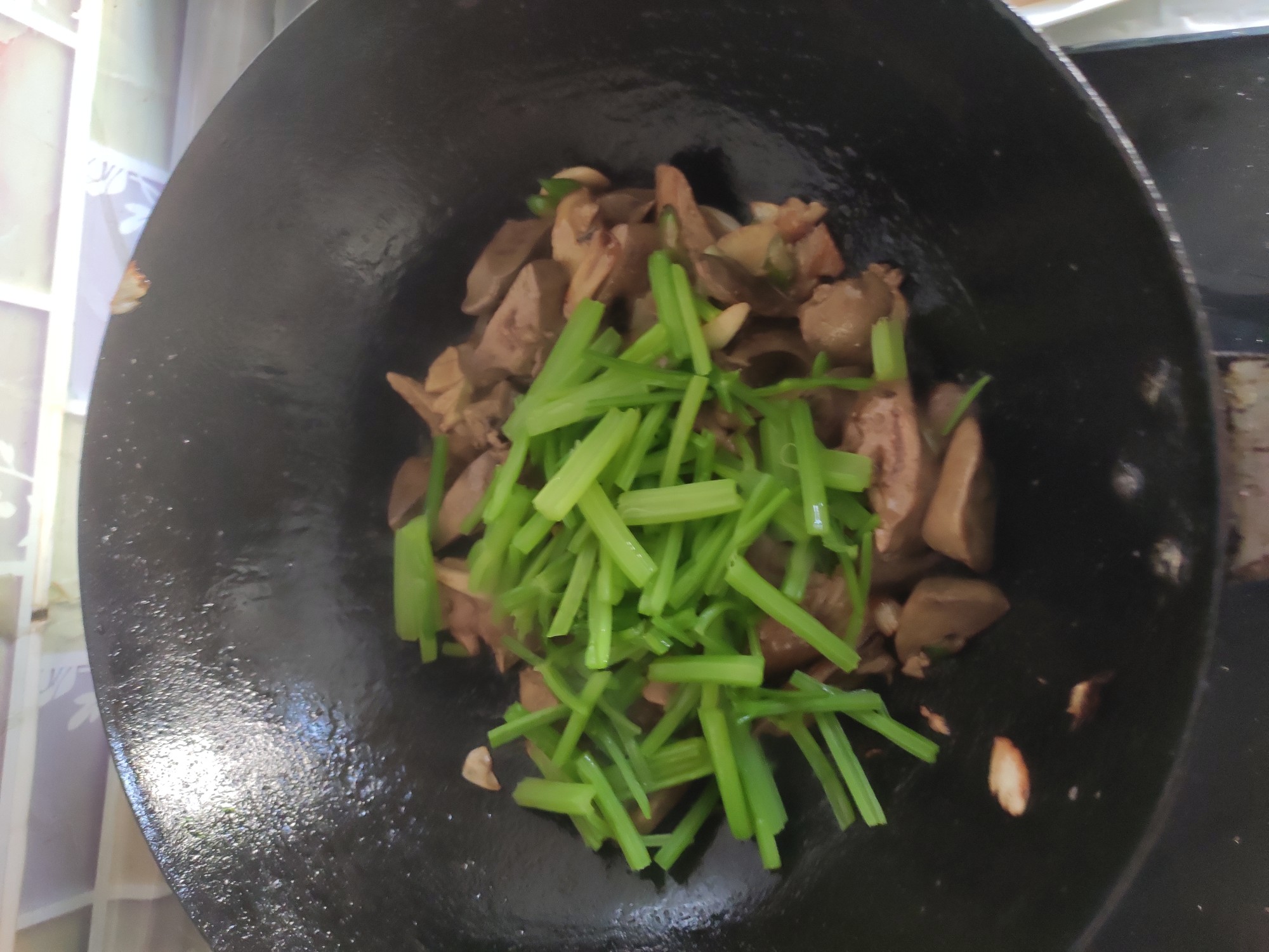 辣炒雞肝的做法-香辣味炒菜譜-易網(wǎng)健康養(yǎng)生網(wǎng) 辣炒雞肝的做法-香辣味炒菜譜