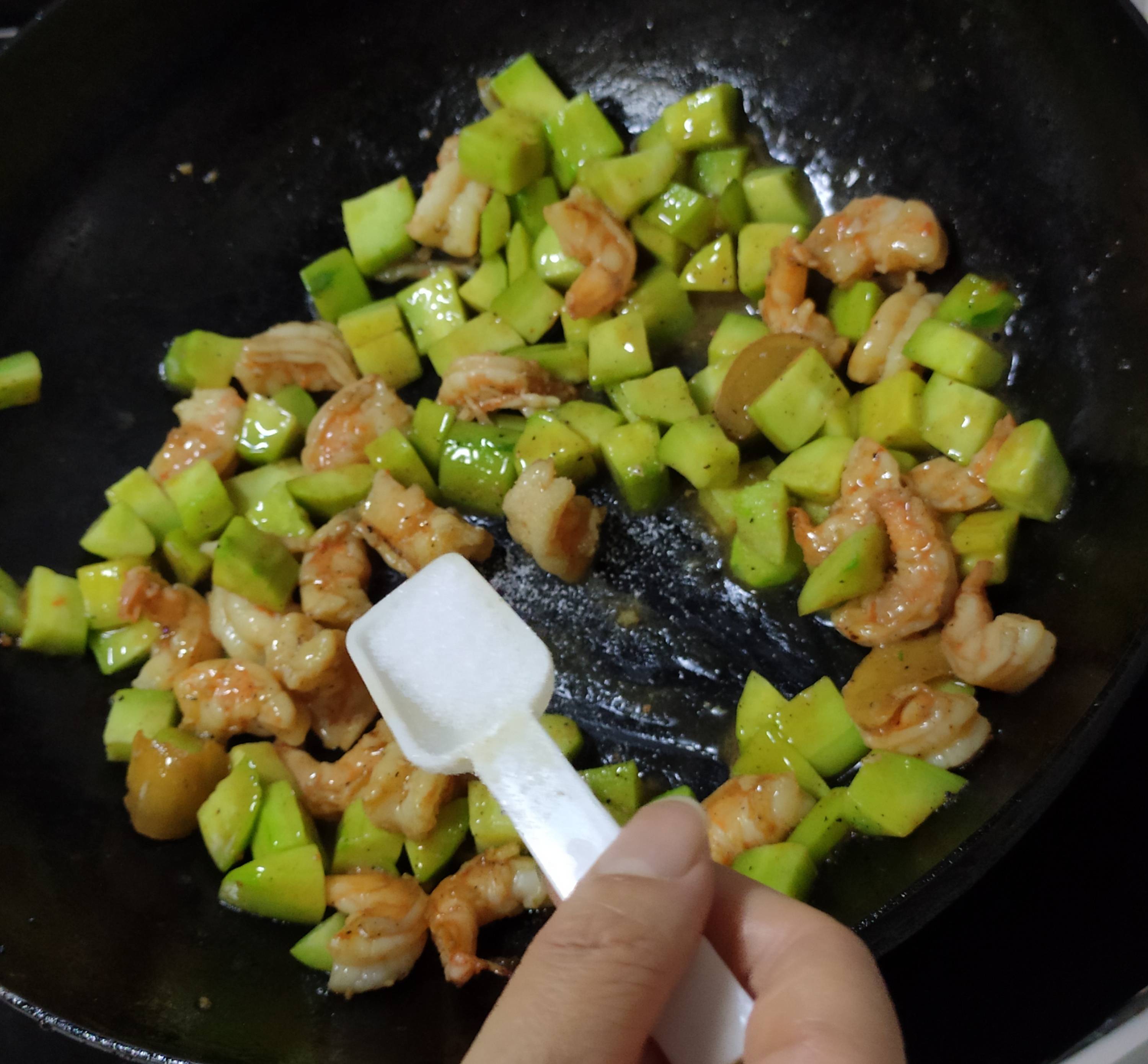 青瓜炒蝦仁的做法-咸鮮味炒菜譜