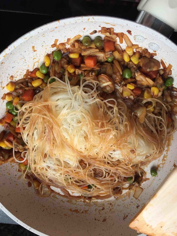 冬蔭功炒米粉的做法-咸鮮味炒菜譜