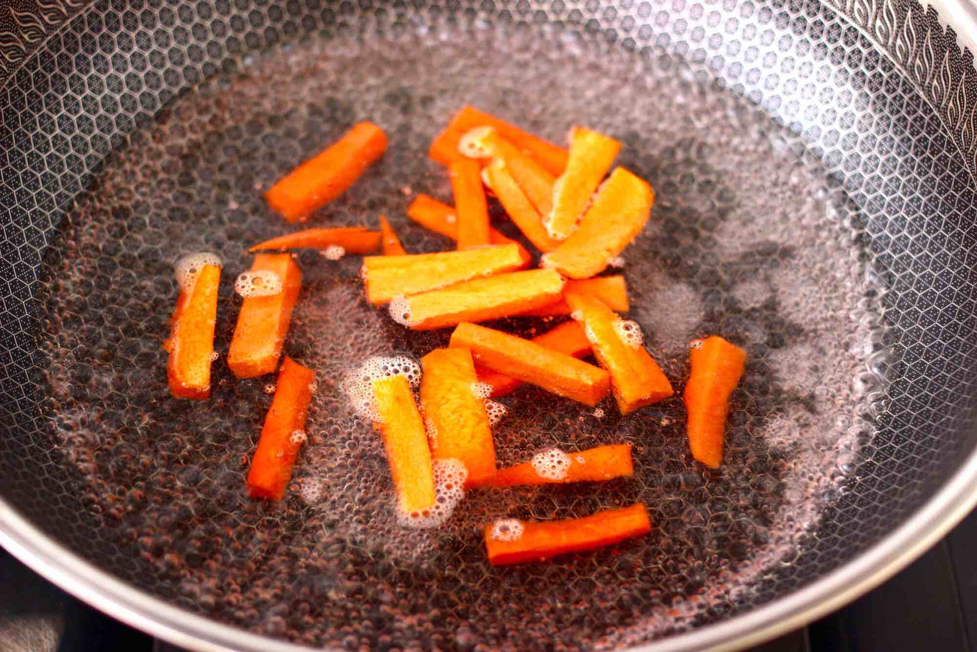 蒜苗爆肝尖的做法-蒜香味爆菜譜