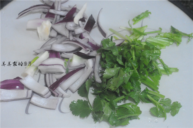 孜然杏鮑菇的做法-家常味炒菜譜-易網(wǎng)健康養(yǎng)生網(wǎng) 孜然杏鮑菇的做法-家常味炒菜譜