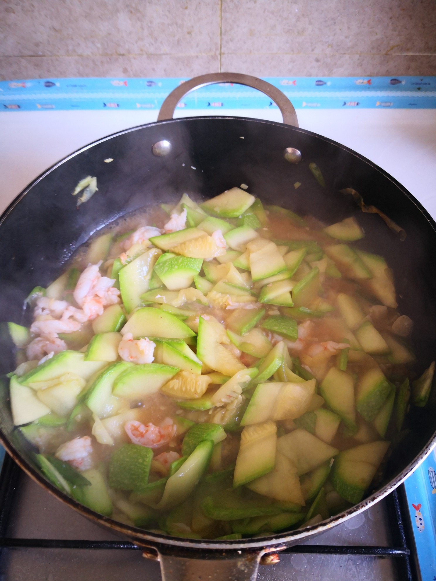 鮮蝦炒西葫蘆的做法-家常味炒菜譜-易網健康養生網 鮮蝦炒西葫蘆的做法-家常味炒菜譜