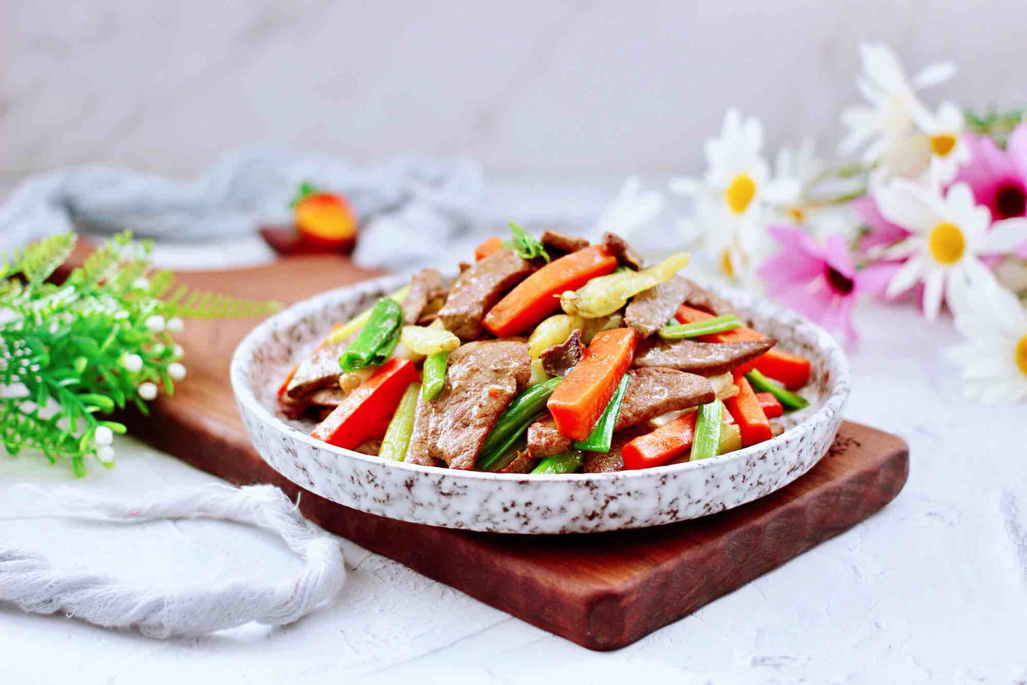 蒜苗爆肝尖的做法-蒜香味爆菜譜