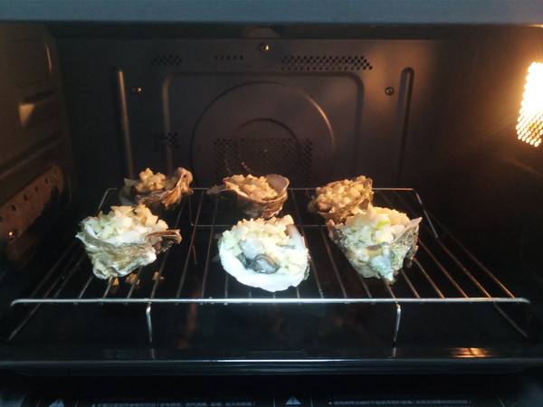 蒜蓉烤生蠔的做法-咸鮮味烤菜譜