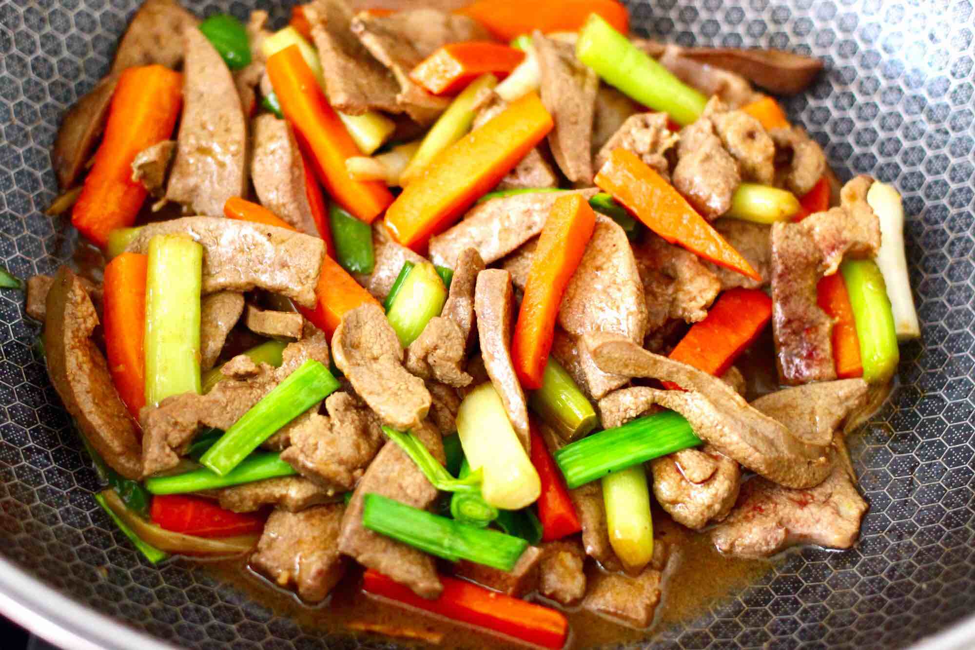 蒜苗爆肝尖的做法-蒜香味爆菜譜