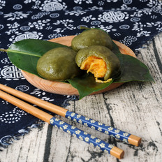 網紅咸蛋黃肉松青團的做法-咸鮮味蒸菜譜