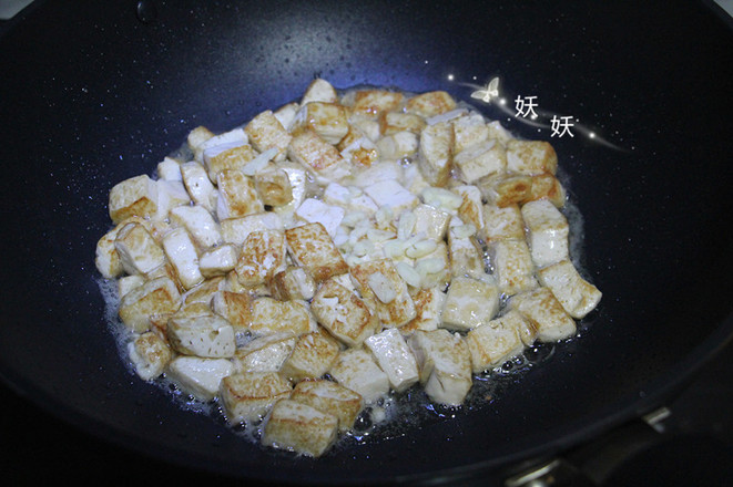 孜然小蔥煎豆腐的做法-家常味煎菜譜