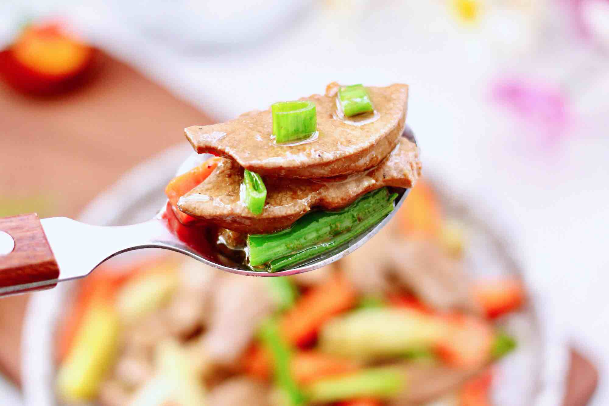 蒜苗爆肝尖的做法-蒜香味爆菜譜