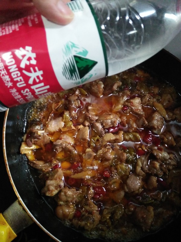 新鮮豌豆燒鴨子的做法-咸鮮味燒菜譜