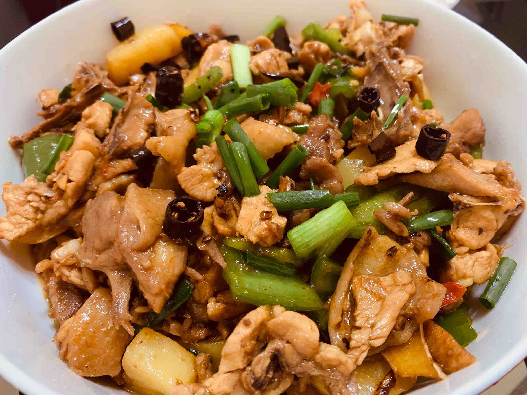 油燜雞的做法-家常味燜菜譜