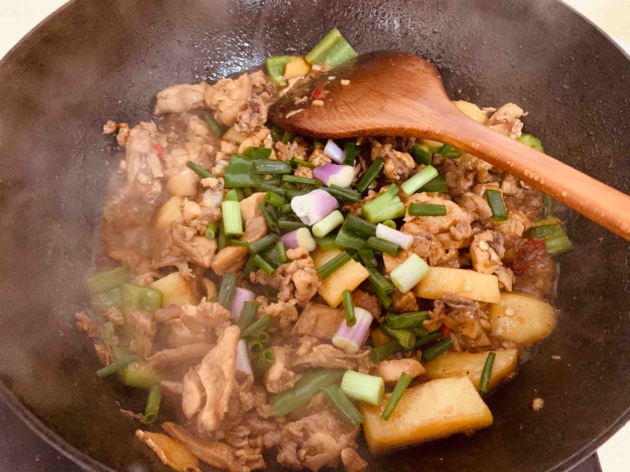 油燜雞的做法-家常味燜菜譜