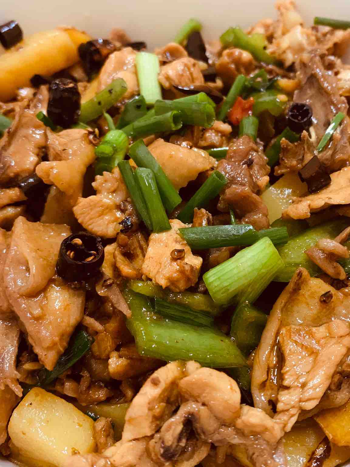 油燜雞的做法-家常味燜菜譜