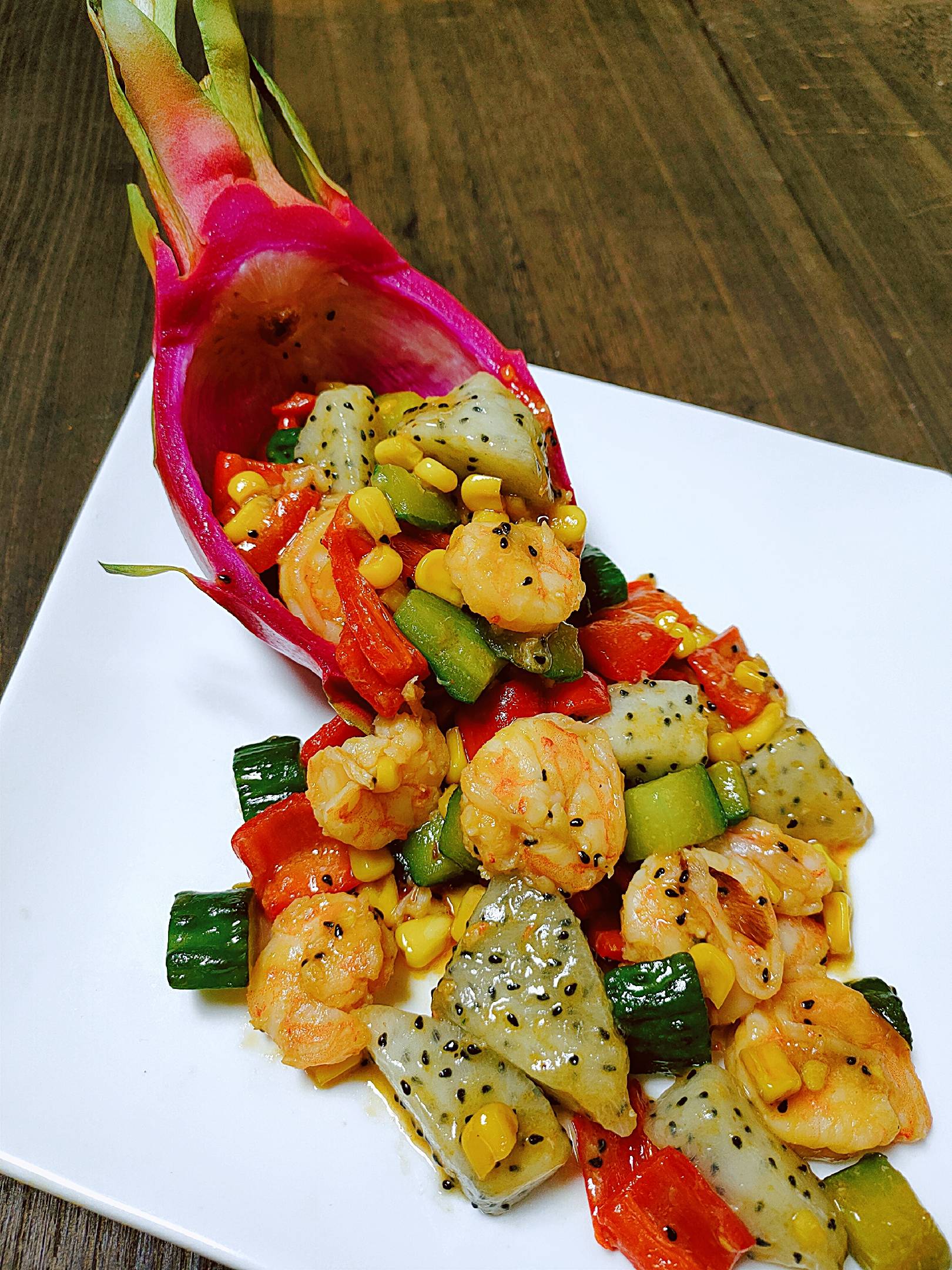 五彩繽紛火龍果的做法-果味炒菜譜