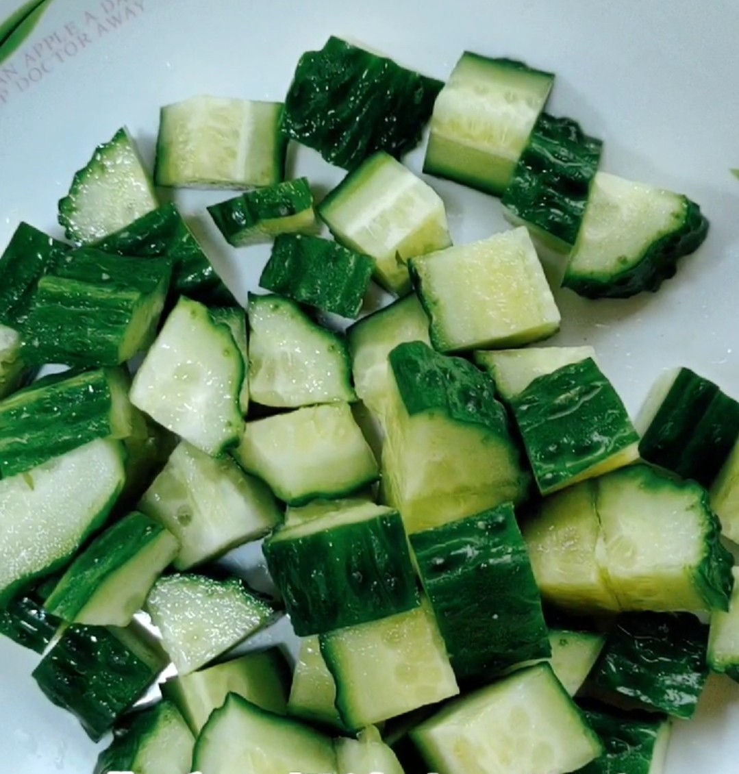 五彩繽紛火龍果的做法-果味炒菜譜