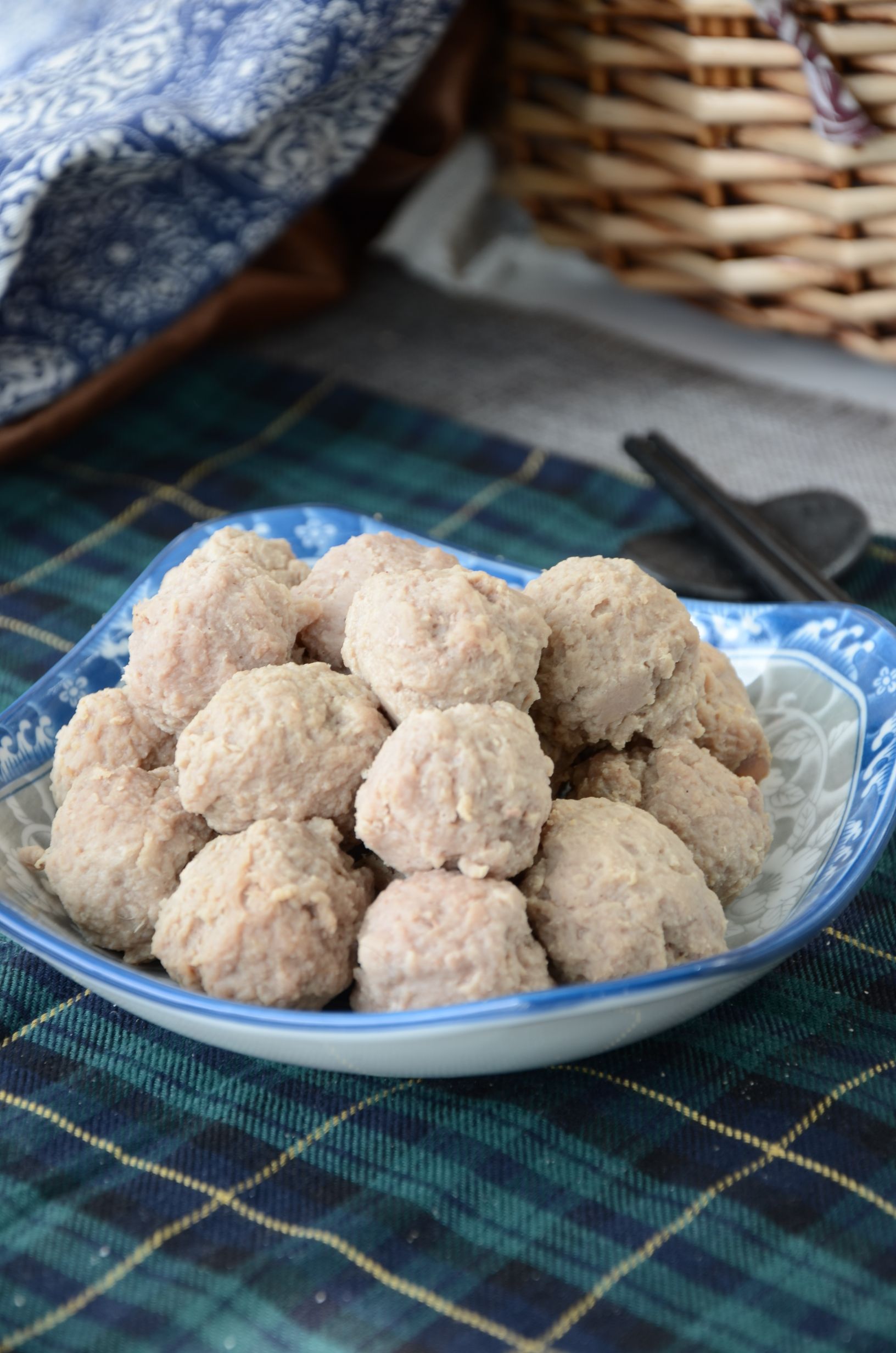 手工牛肉丸的做法-家常味煮菜譜