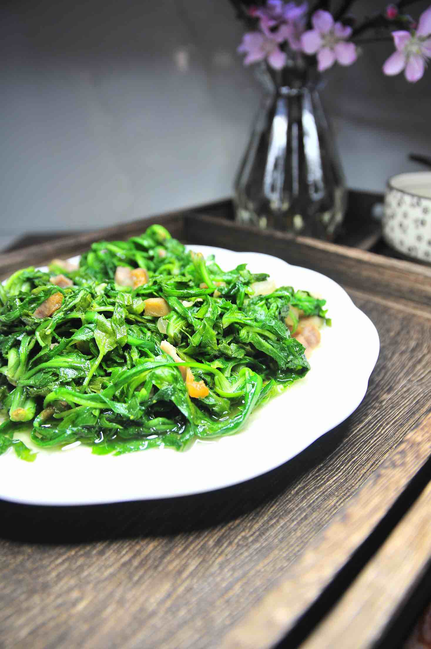 咸肉絲炒薺菜的做法-咸鮮味炒菜譜