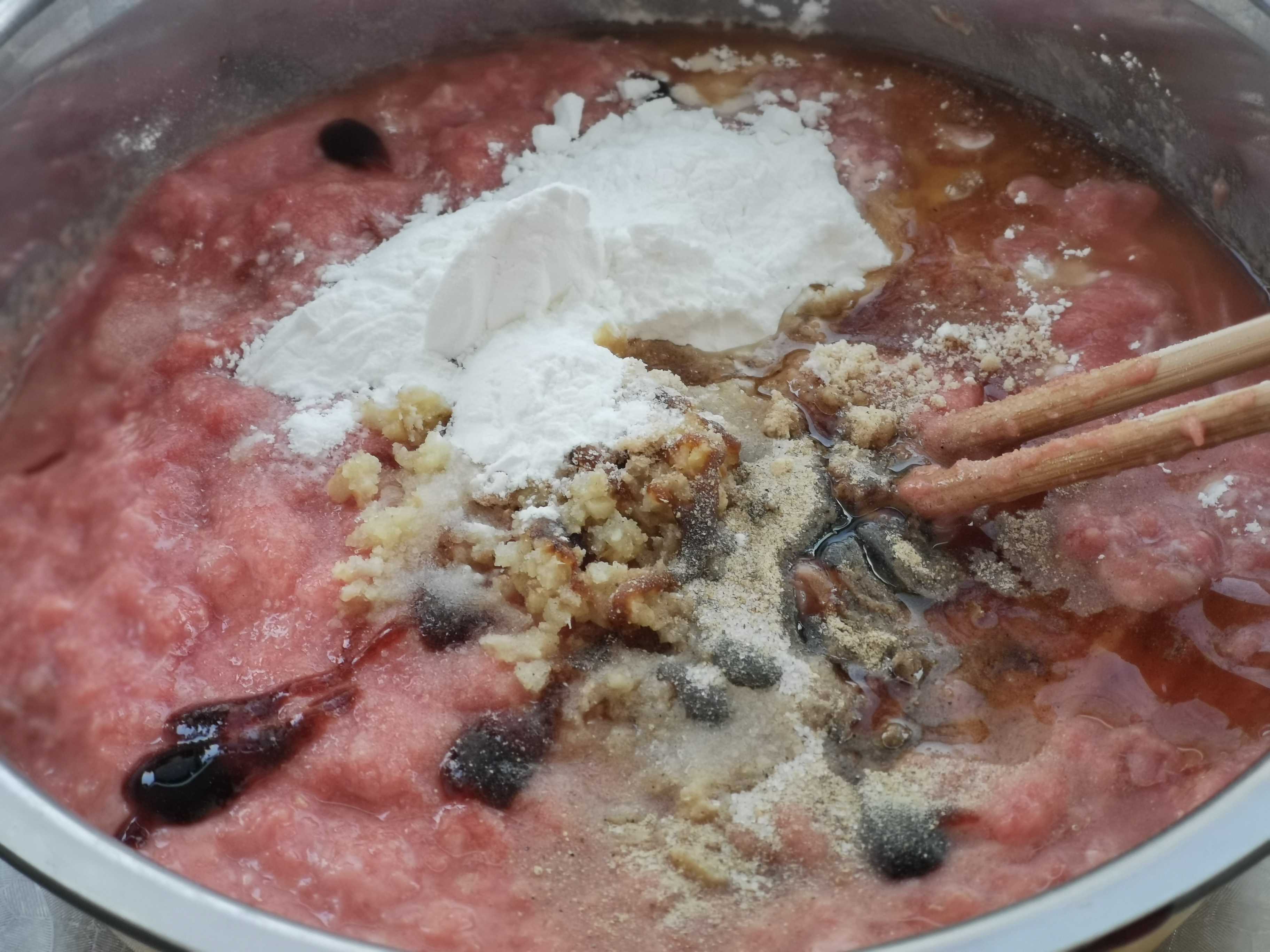 手工牛肉丸的做法-家常味煮菜譜