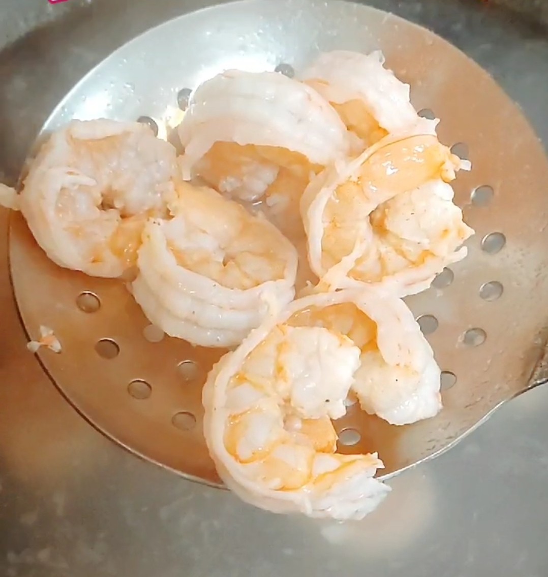 五彩繽紛火龍果的做法-果味炒菜譜