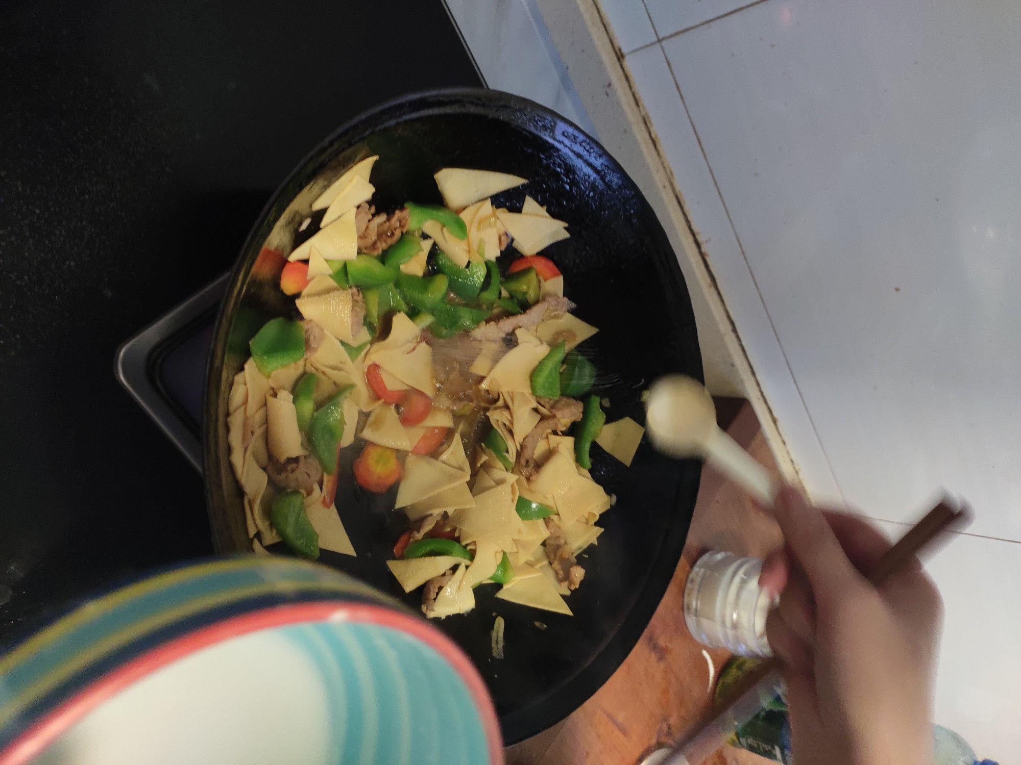 肉炒干豆腐的做法-咸鮮味炒菜譜